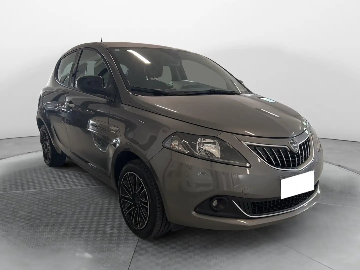 Lancia Ypsilon 1.0 FireFly 5 porte S&S Hybryd Gold Grau - 1