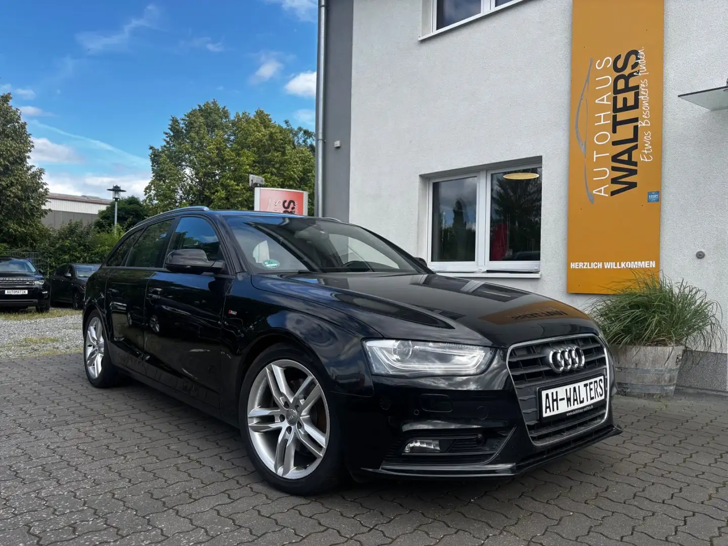 Audi A4 Avant S line Sportpaket / plus = Automatik = Schwarz - 1