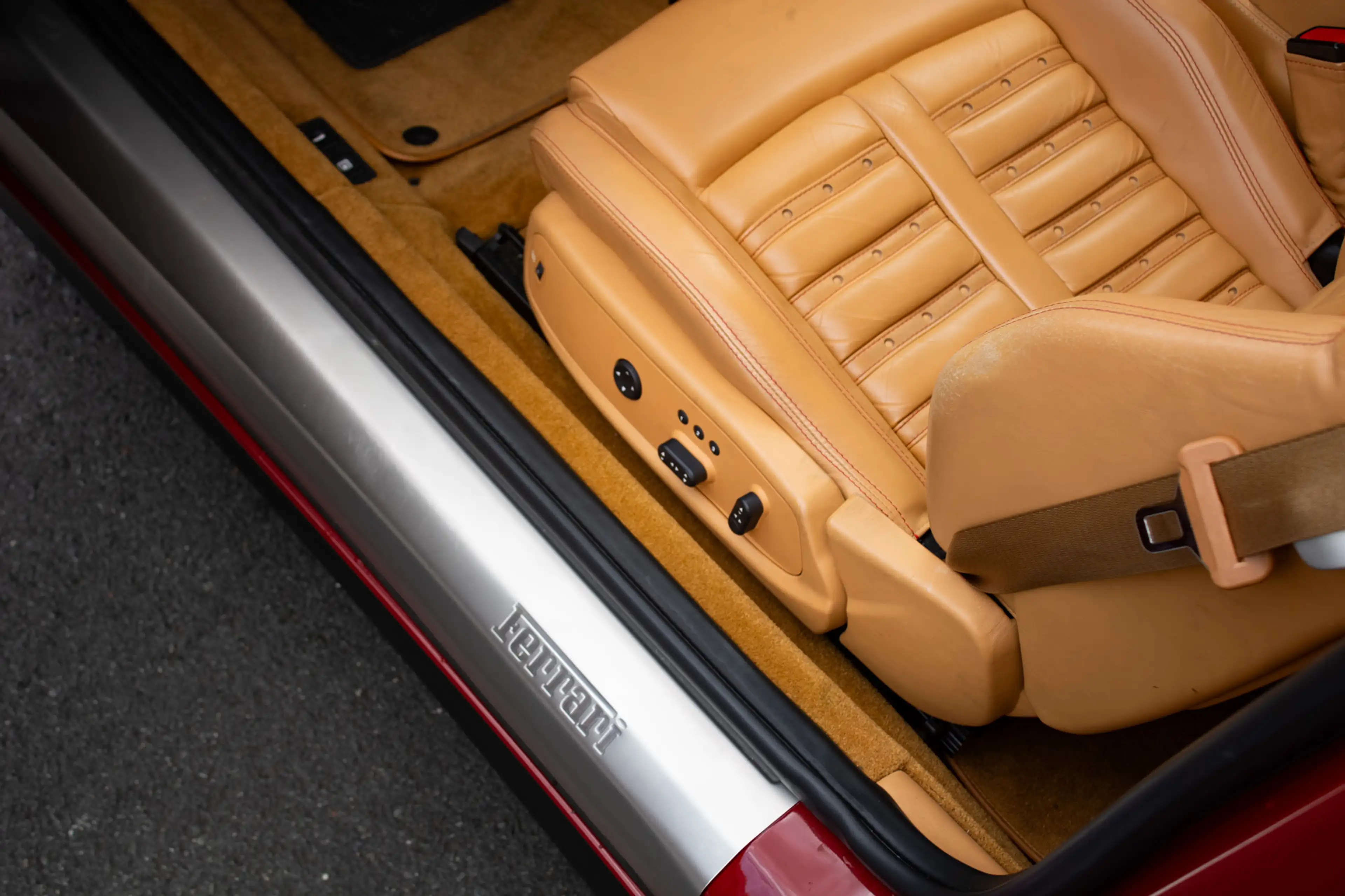 Ferrari 612 Scaglietti F1 | Rosso Mugello | Dealer maintained — photo 29
