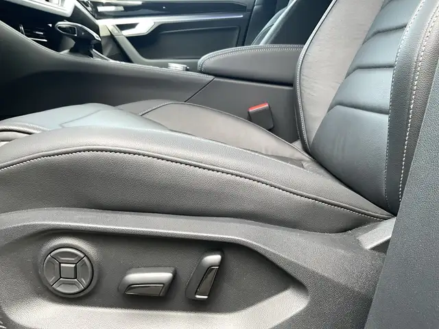Volkswagen Touareg view 15