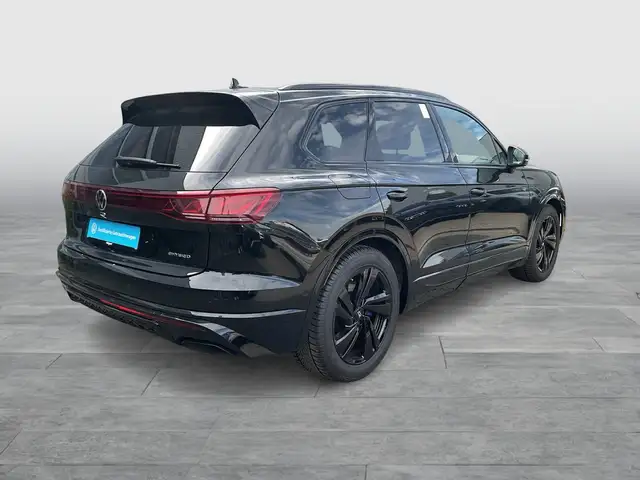 Volkswagen Touareg view 6