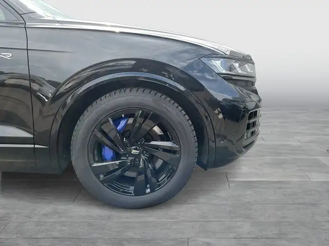 Volkswagen Touareg view 9