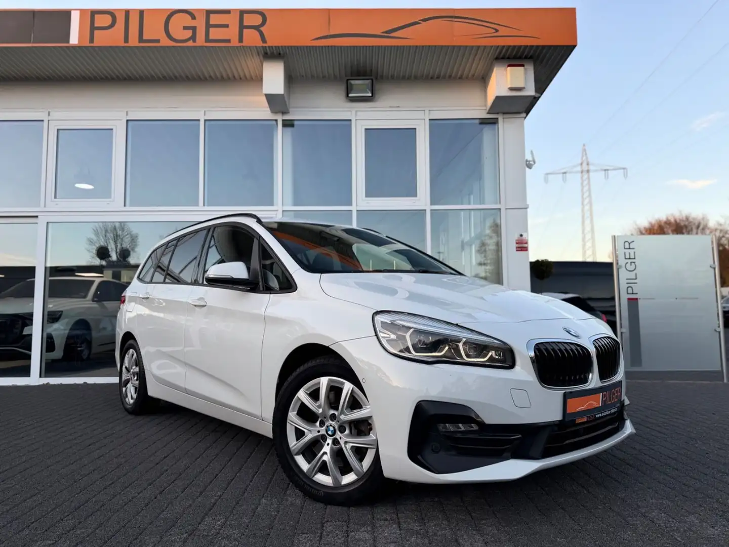 BMW 220 i GranTourer SportLine*7-Sitzer*HiFi*HUD*AHK Weiß - 1