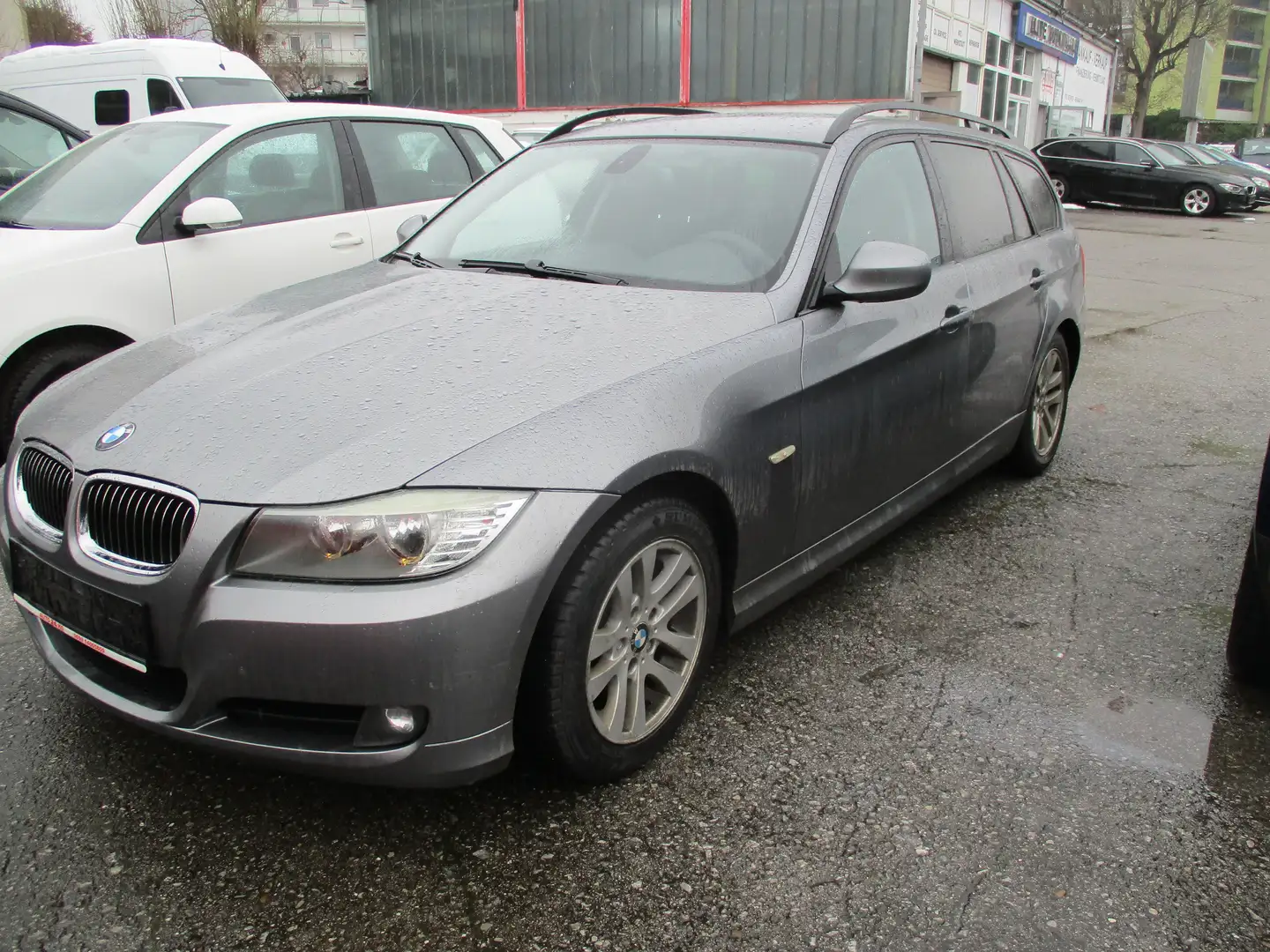 BMW 320 320d xDrive Grau - 2