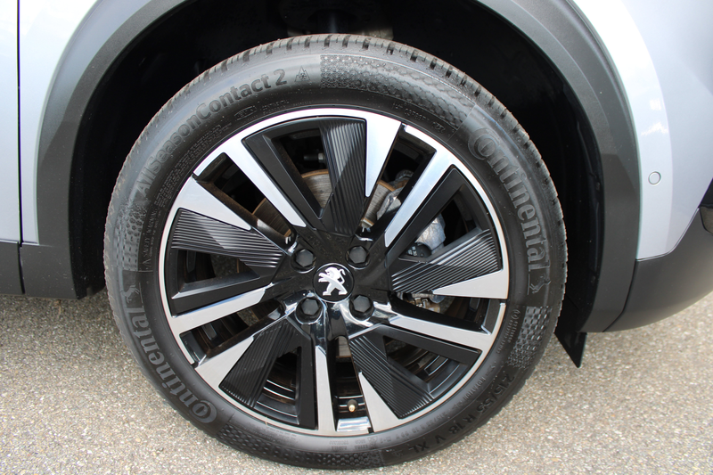 Peugeot e-2008 EV GT Pack 50 kWh | Fase 3 laden | Navigatie | Cam — photo 9