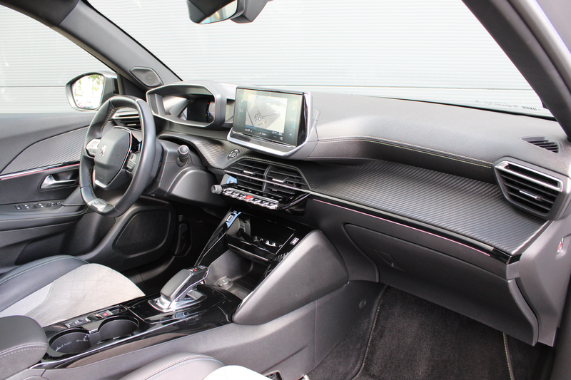 Peugeot e-2008 EV GT Pack 50 kWh | Fase 3 laden | Navigatie | Cam — photo 3