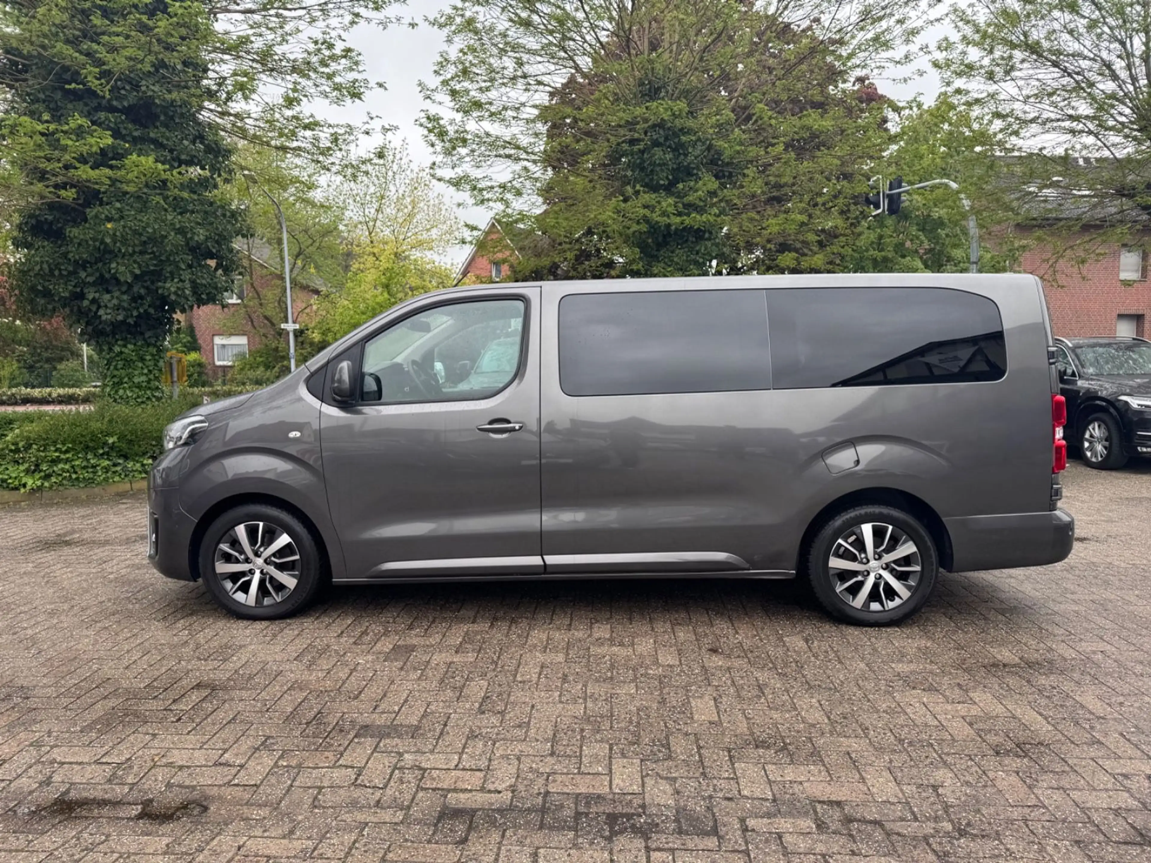 Toyota Proace Verso L2 Shuttle Comfort*KAMERA*LED*SHZ* — photo 12