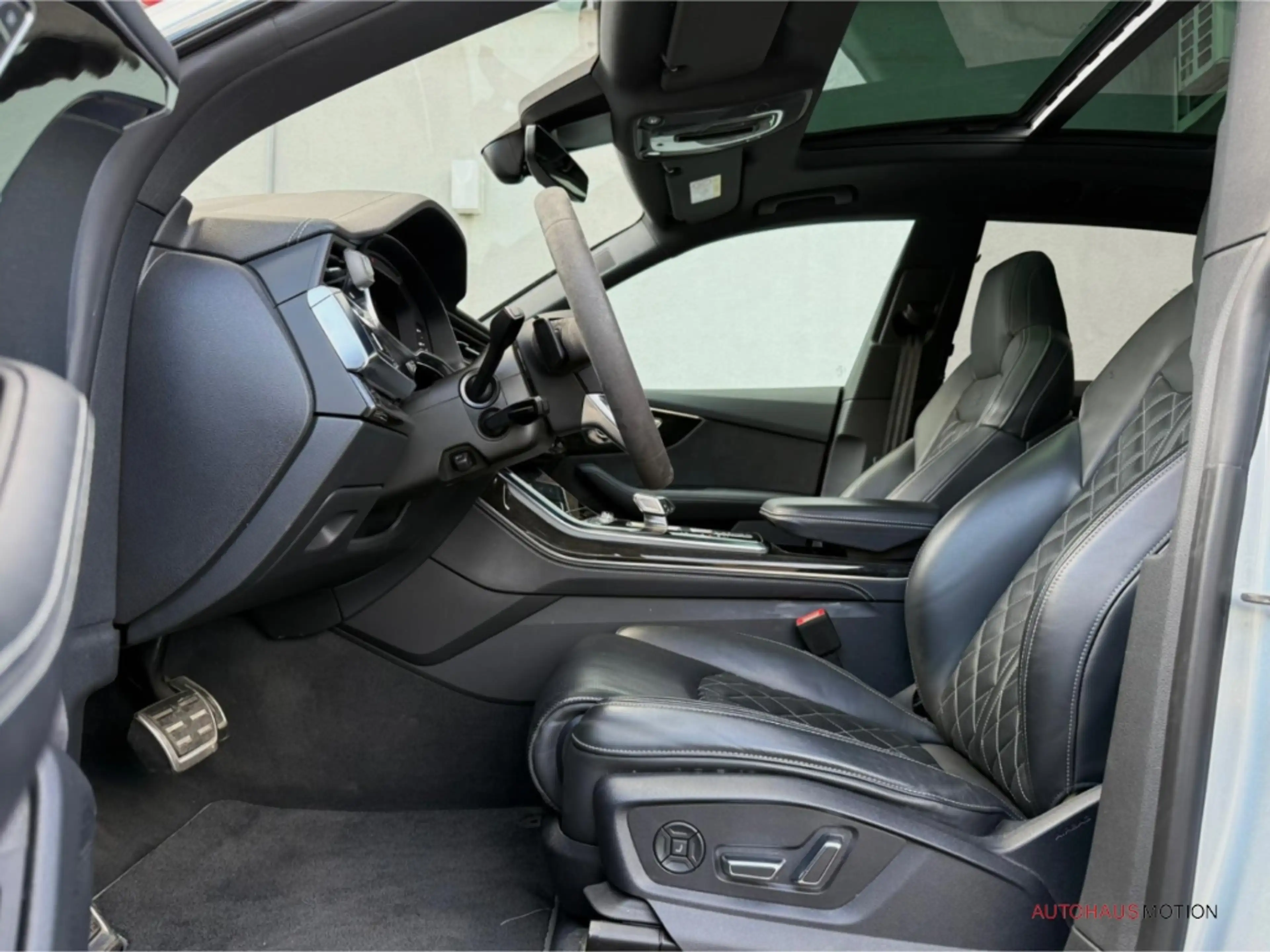 Audi SQ8 4.0 TFSI quatt. ACC LUFTFED STANDHZG B&O PANO MATR — photo 10