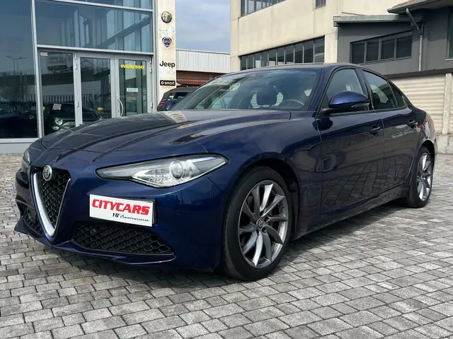 Alfa Romeo Giulia 2.2 t Rosso Edizione 160cv auto Solo 30000 Km !!