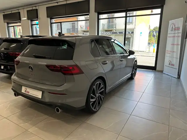 Volkswagen Golf view 4