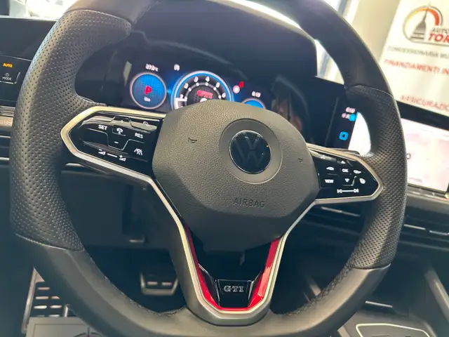 Volkswagen Golf view 17