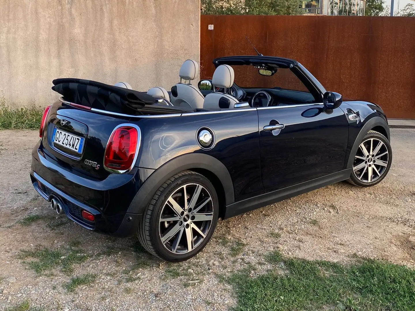MINI Cooper S Cabrio Mini IV F57 2018 Cabrio 2.0 Sidewalk auto Niebieski - 2