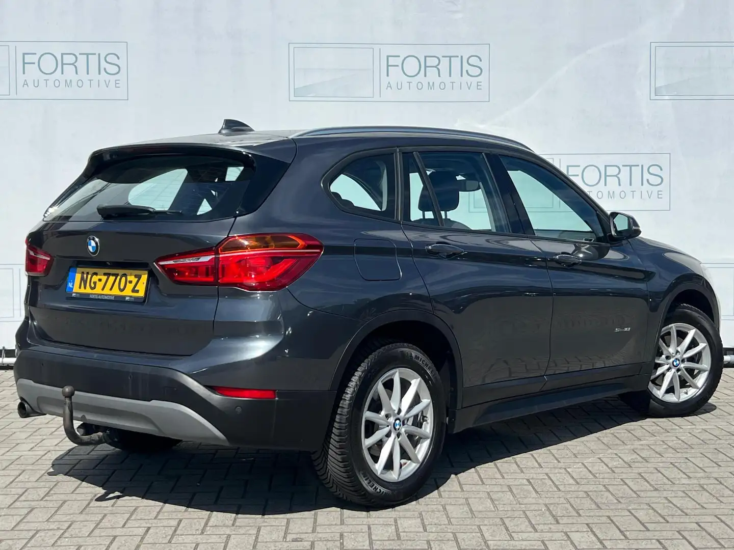 BMW X1 sDrive18i Centennial High Executive NL AUTO | CAME Gris - 2