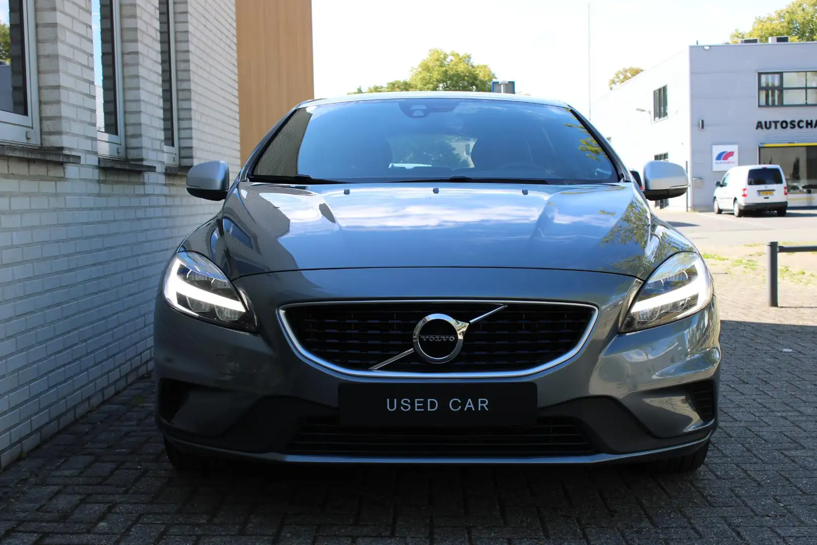 Volvo V40 2.0 T4 Business Sport R-Design | Verwarmbare voors Gris - 2