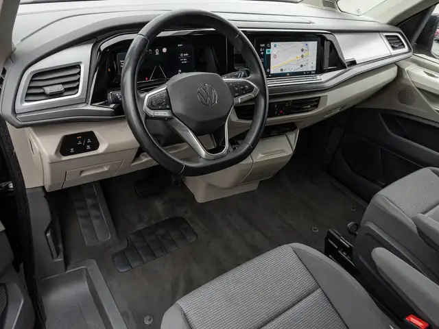 Volkswagen Multivan view 9