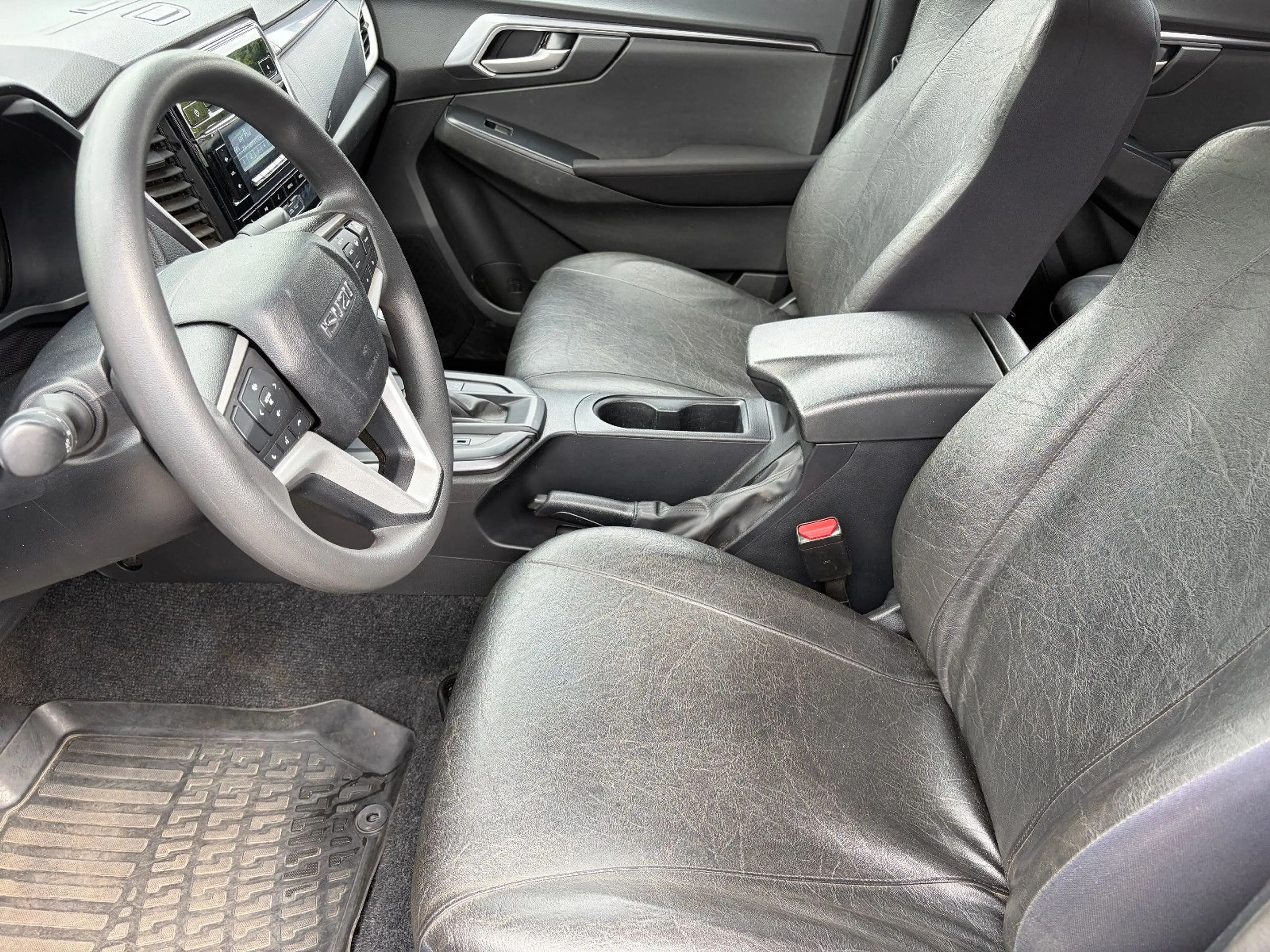 Isuzu D-Max LS Doka Automatik Hardtop — photo 9
