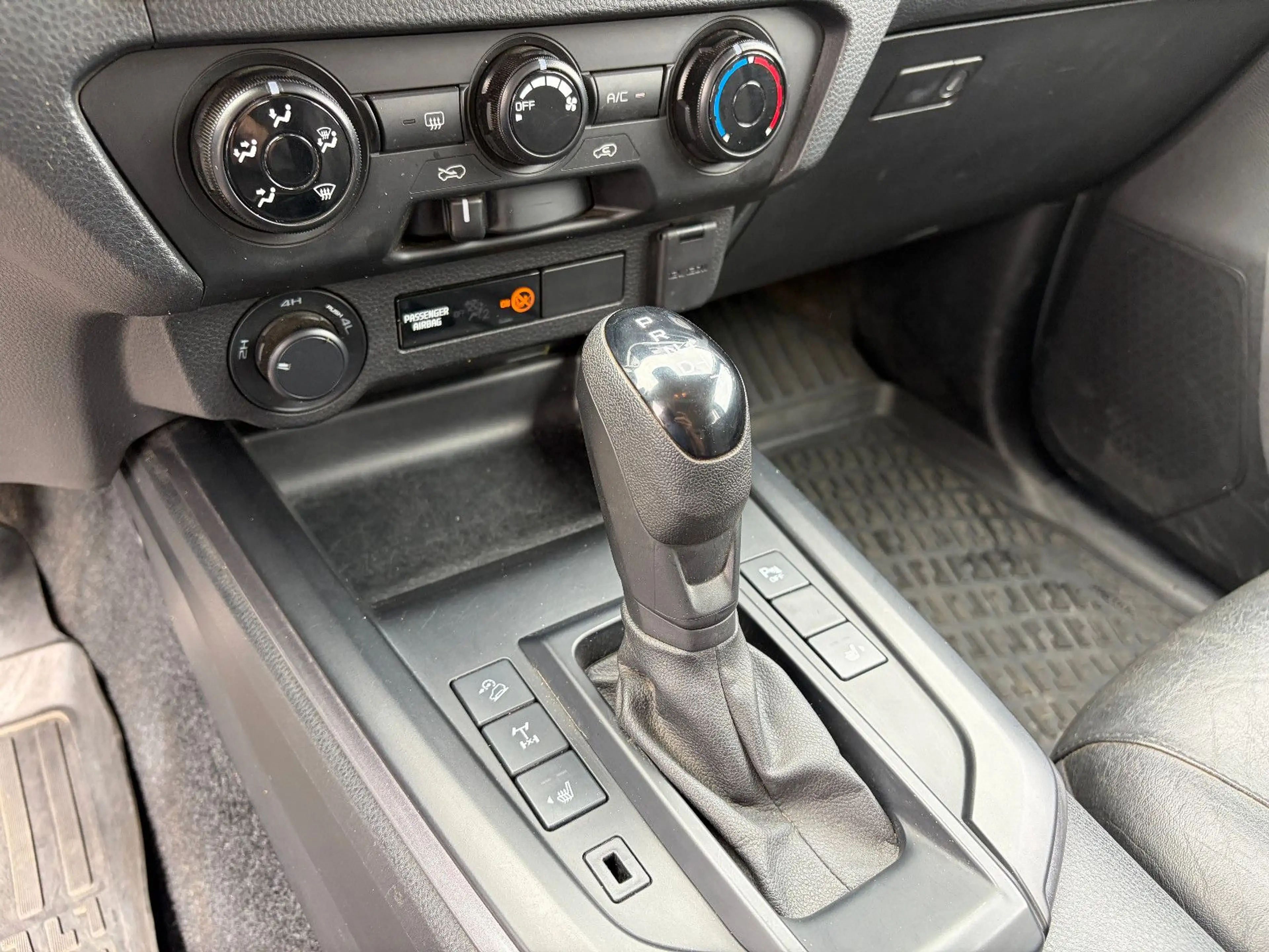 Isuzu D-Max LS Doka Automatik Hardtop — photo 12