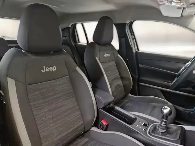 Jeep Avenger view 10