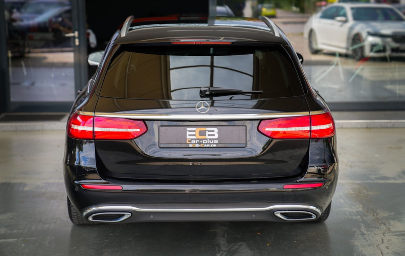 Mercedes-Benz E 220 T-Modell *Temp./SHZ/Klimaaut./AHK* — photo 7