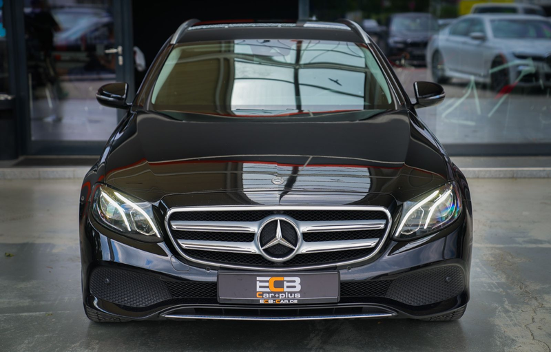 Mercedes-Benz E 220 T-Modell *Temp./SHZ/Klimaaut./AHK* — photo 12