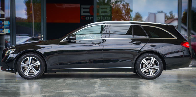 Mercedes-Benz E 220 T-Modell *Temp./SHZ/Klimaaut./AHK* — photo 3