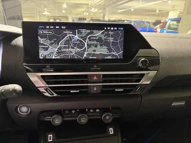 Citroen C4 view 3
