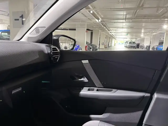 Citroen C4 view 9