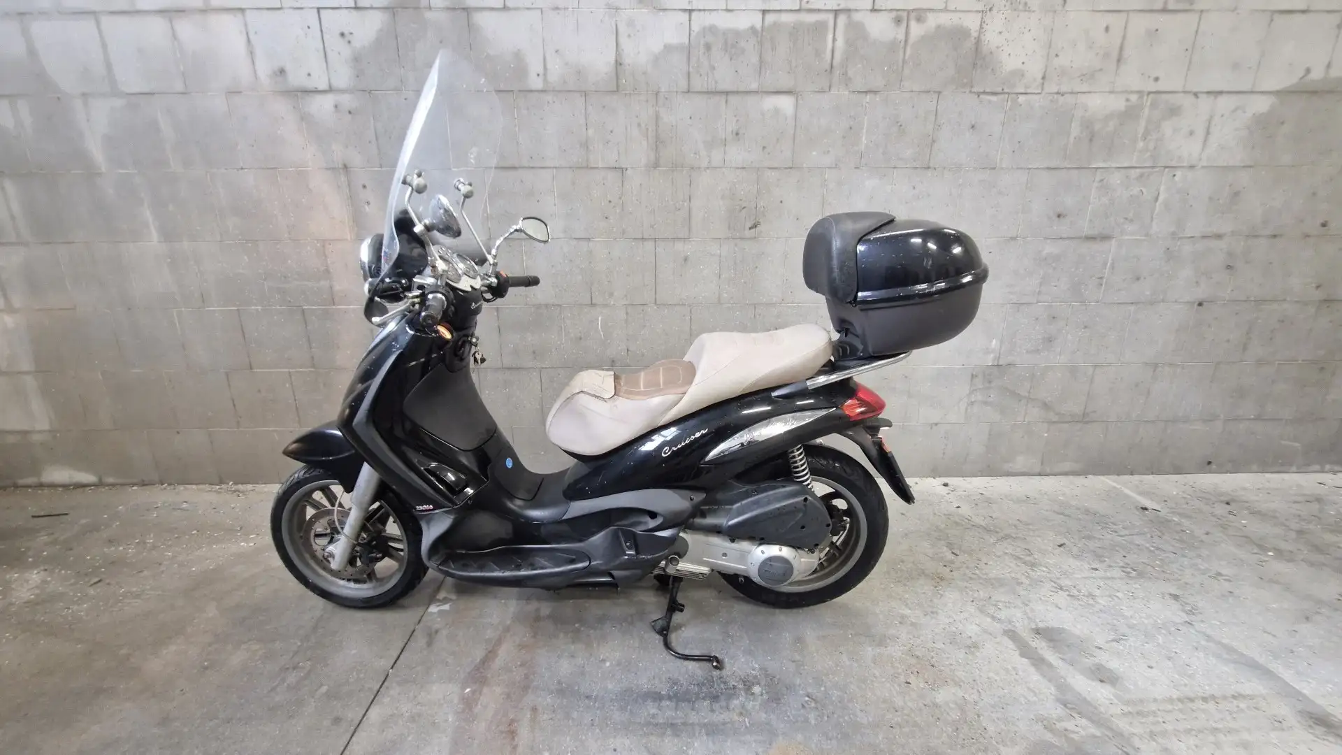 Piaggio Beverly 250 Cruiser Zwart - 1
