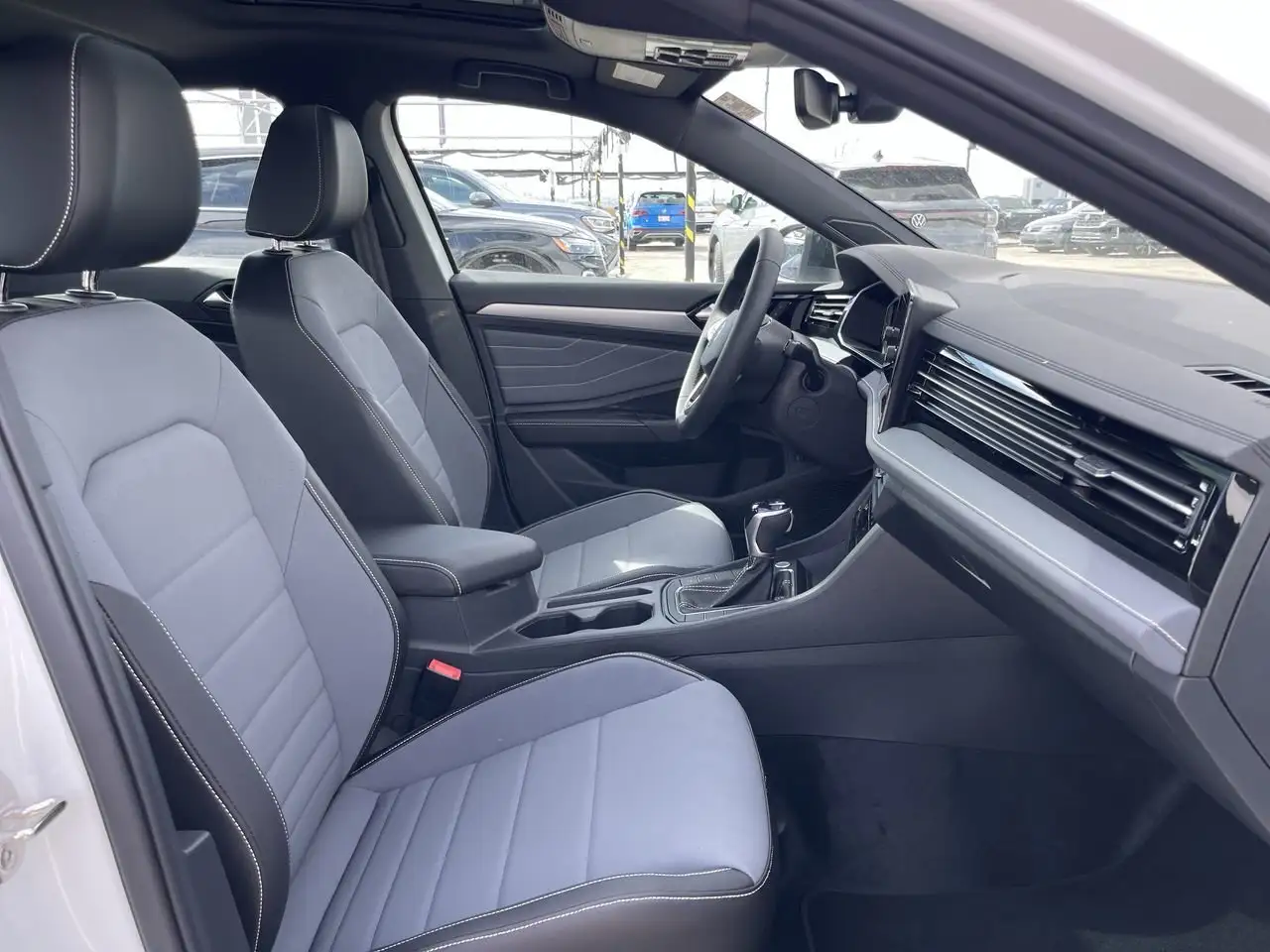 Volkswagen Jetta снимка Volkswagen Jetta