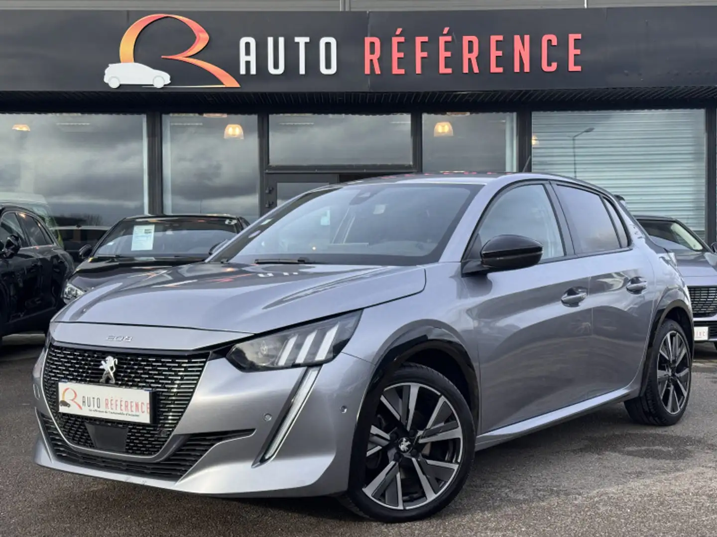 Peugeot 208 1.2 100 CH GT LINE EAT8 / 1ERE MAIN / CAMERA / CARPLAY / 3D COCKPIT Grau - 1