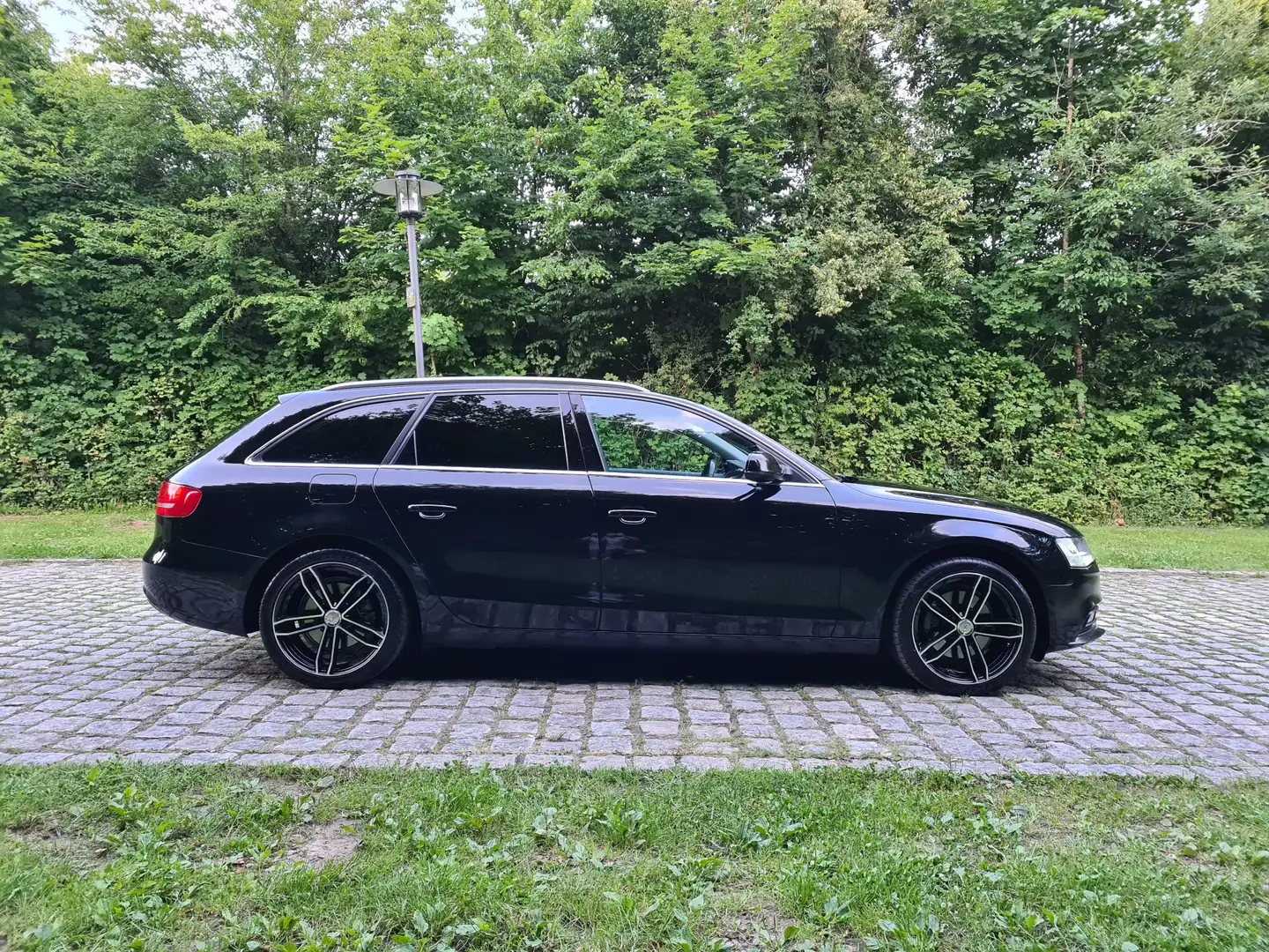 Audi A4 Avant 2.0 TDI DPF Ambiente - 2