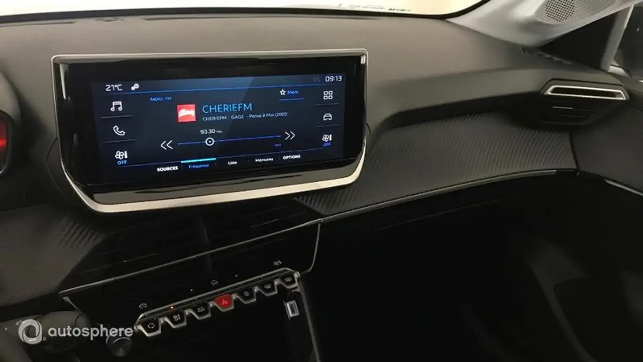 Peugeot 208 208 — photo 19