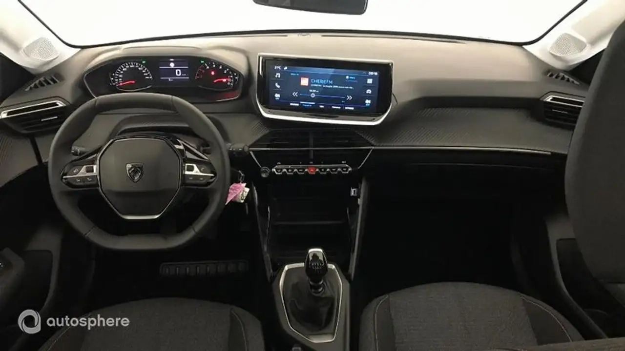 Peugeot 208 208 — photo 11