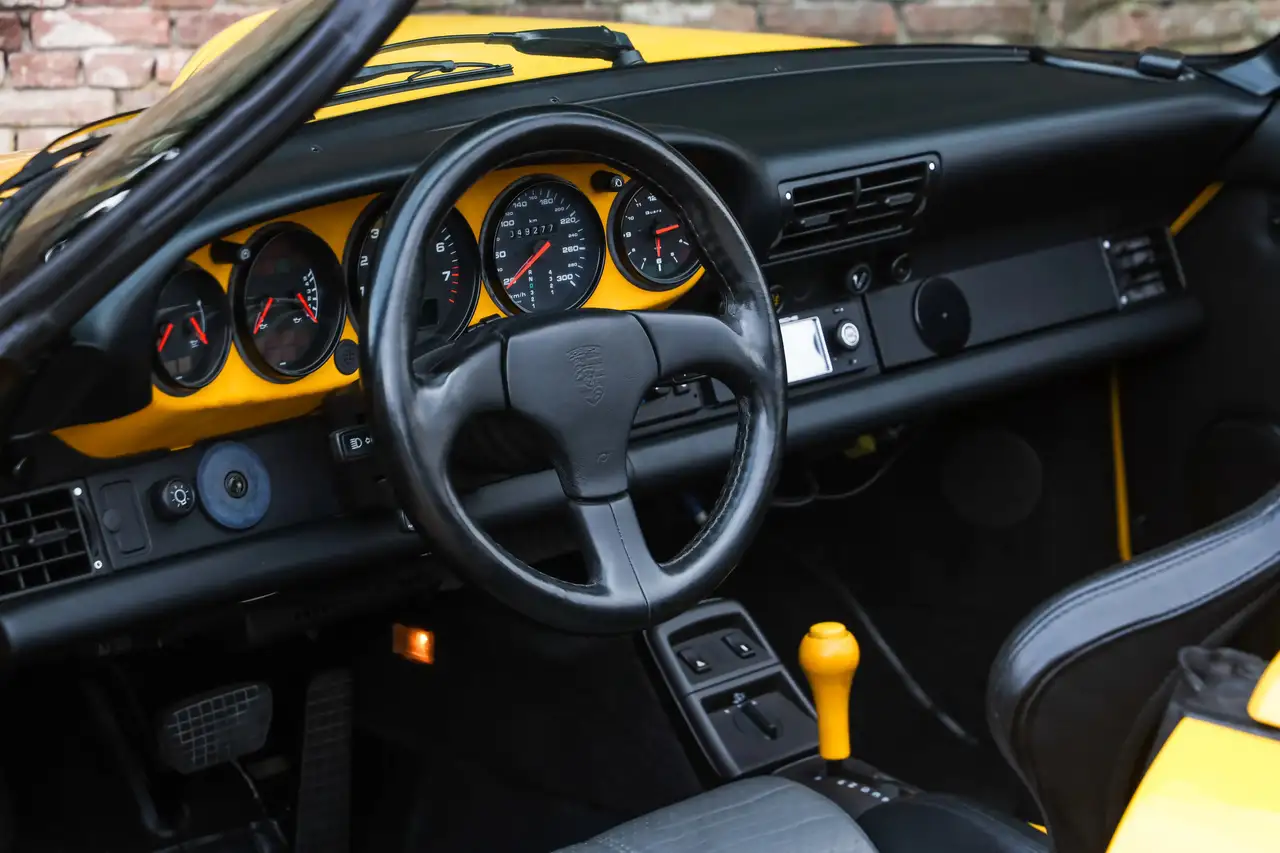 Porsche 964 Speedster Small Body "49.000 kms - Speedgelb", foto 3