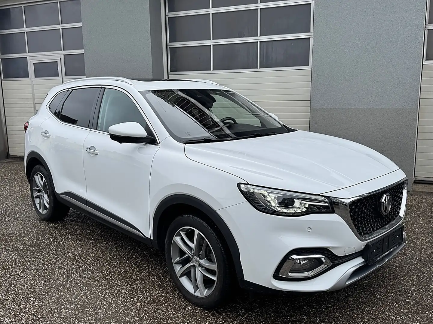MG EHS 1,5T GDI PHEV Luxury Aut. Weiß - 2