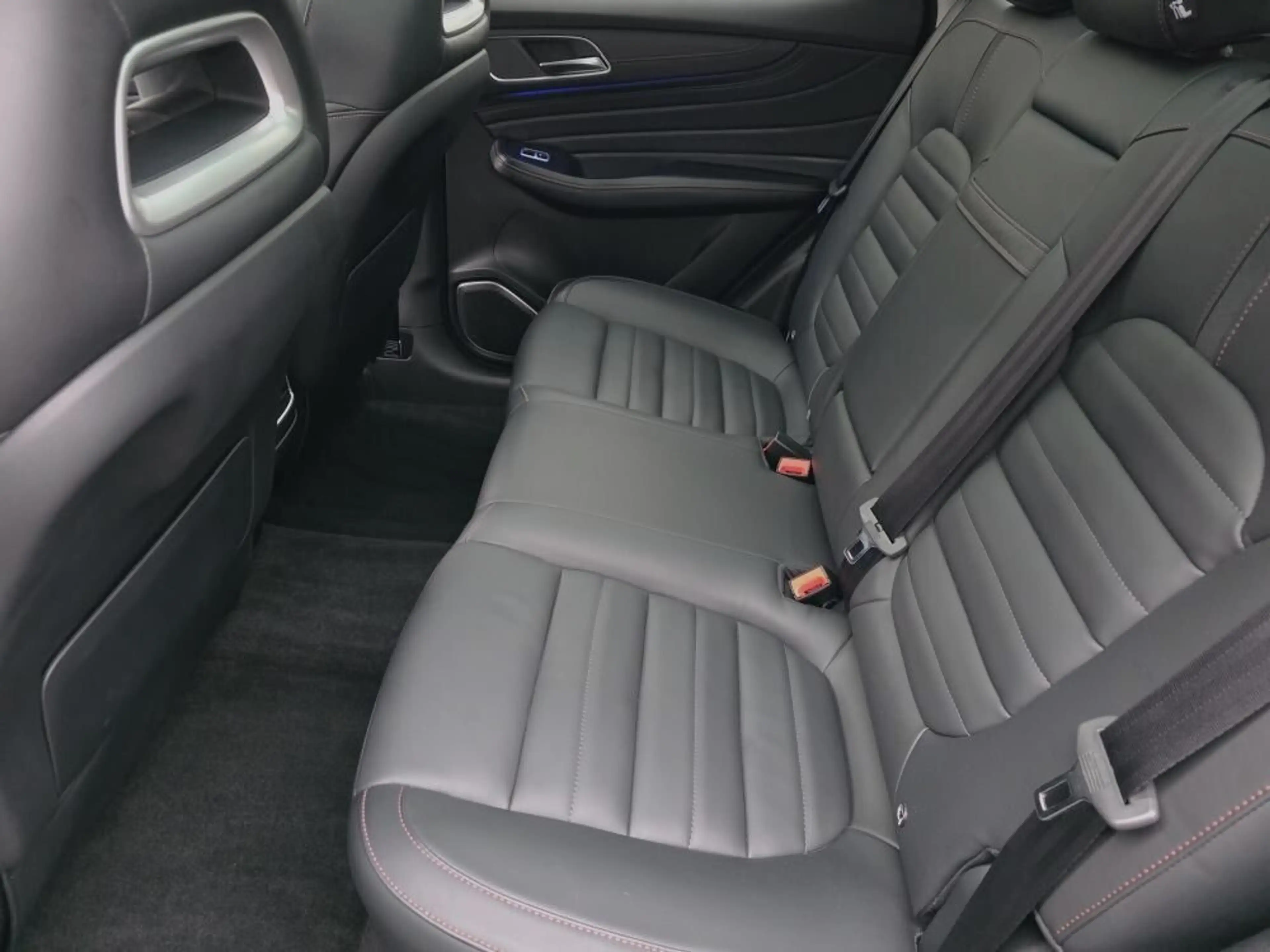 MG EHS 1,5T GDI PHEV Luxury Aut. — photo 11