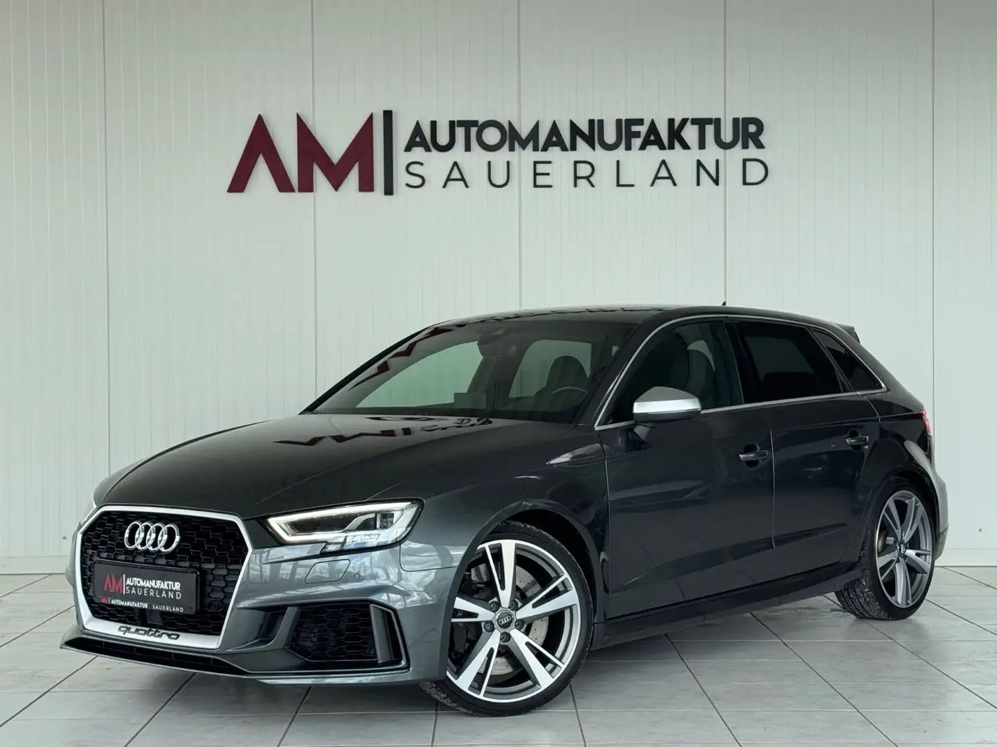 Audi RS3 *nonOPF*B&O*Schale*Kamera*Virtual*2.Hand* Grijs - 1