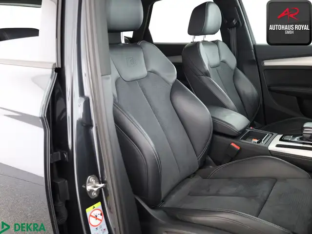 Audi Q5 view 11