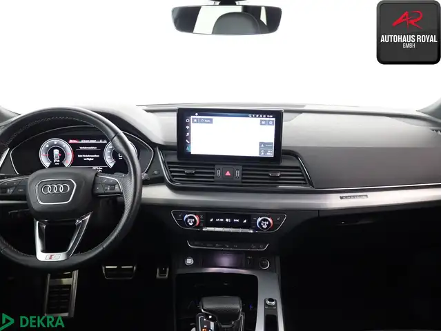 Audi Q5 view 9