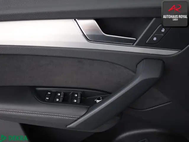 Audi Q5 view 14