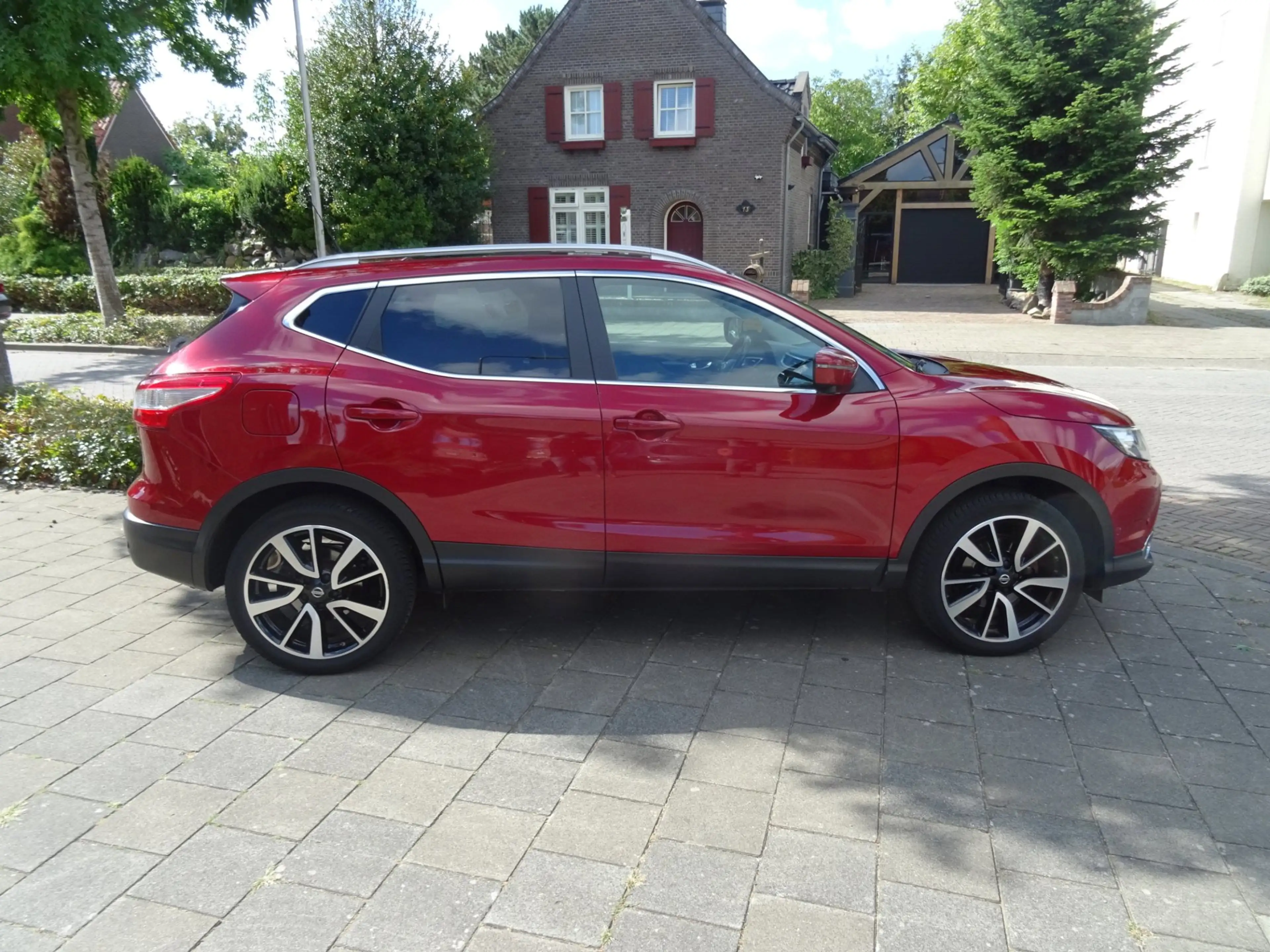 Nissan Qashqai 1.2 Tekna Panoramadak — photo 6
