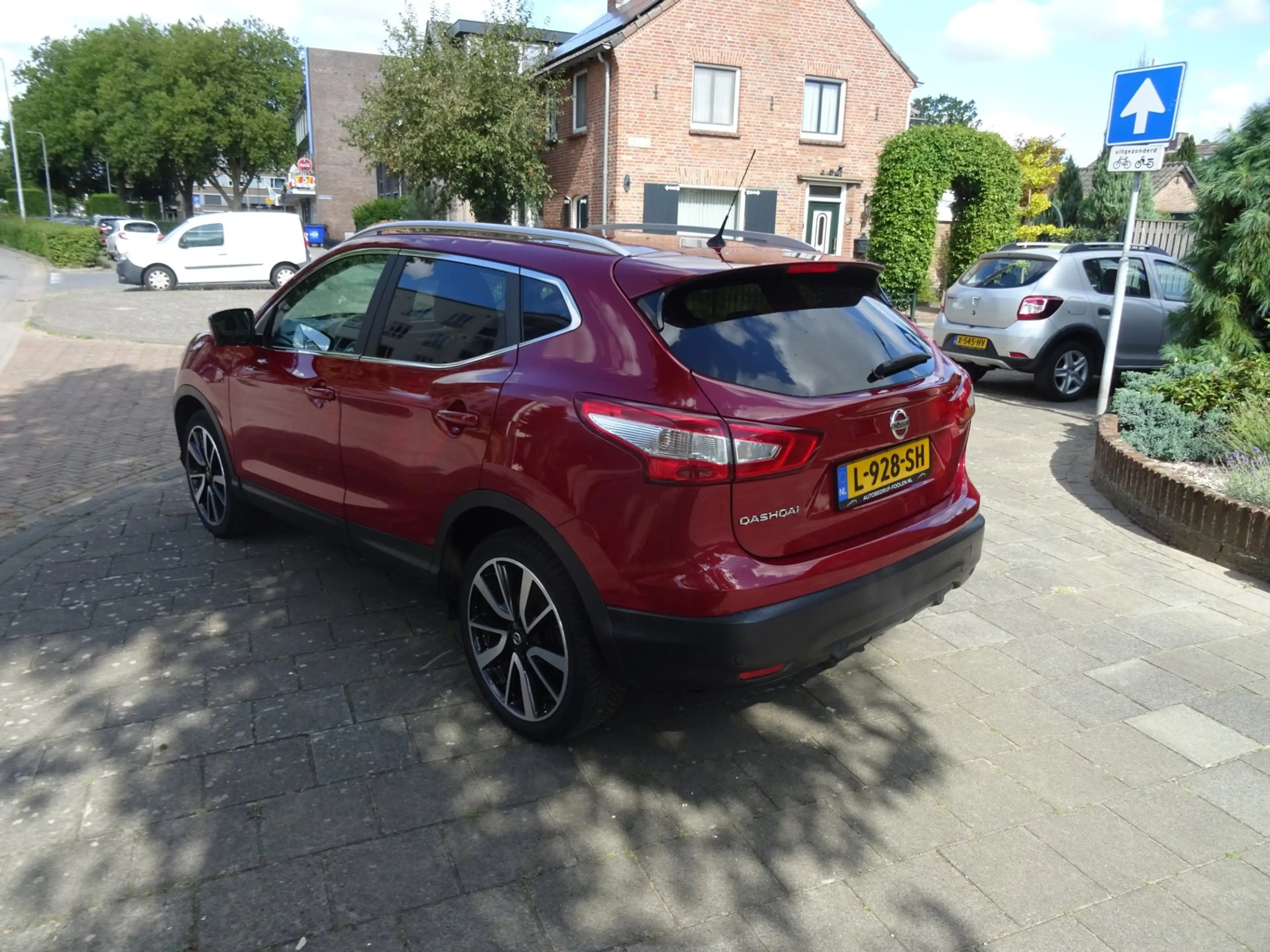 Nissan Qashqai 1.2 Tekna Panoramadak — photo 3