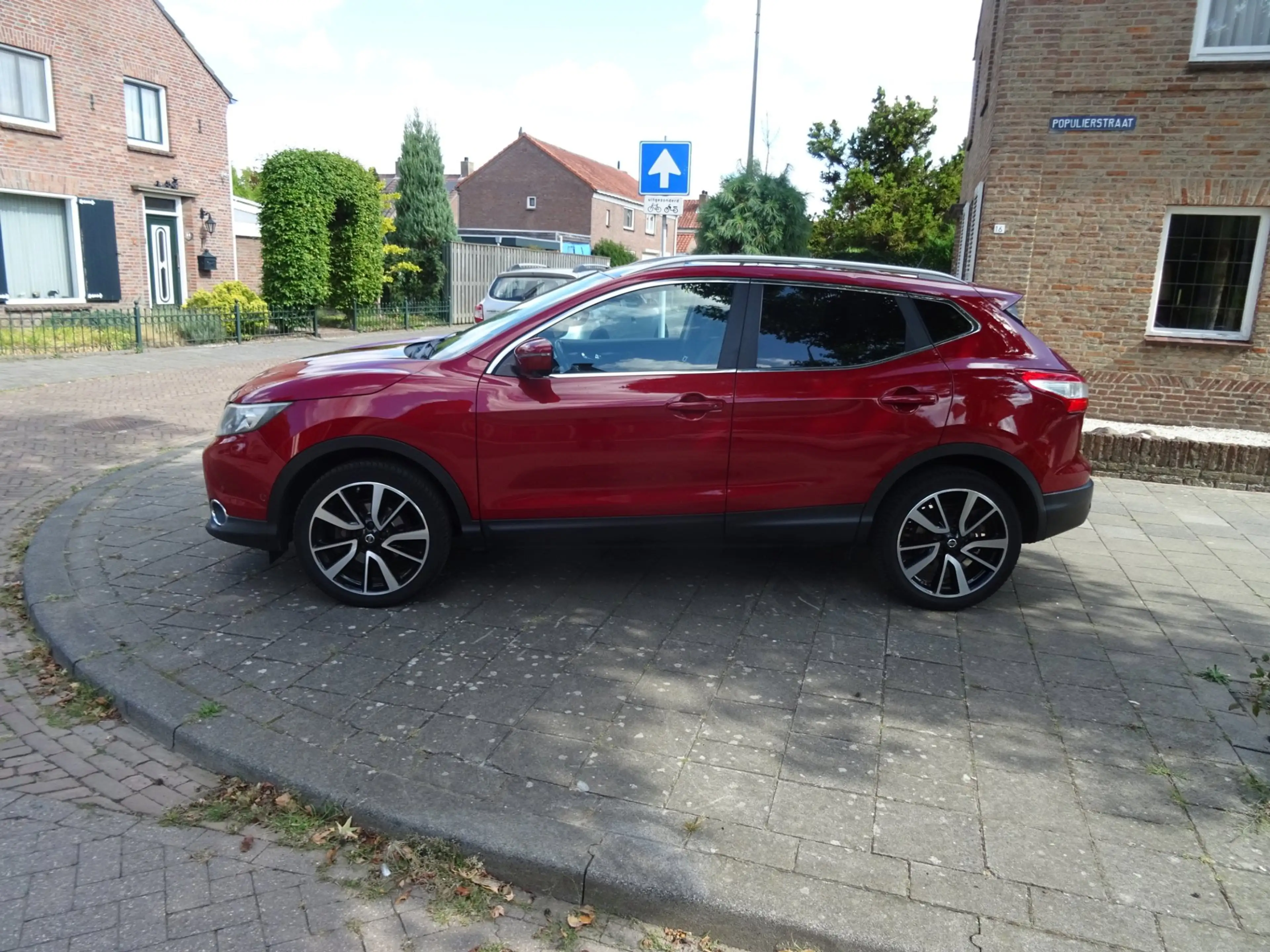 Nissan Qashqai 1.2 Tekna Panoramadak — photo 2