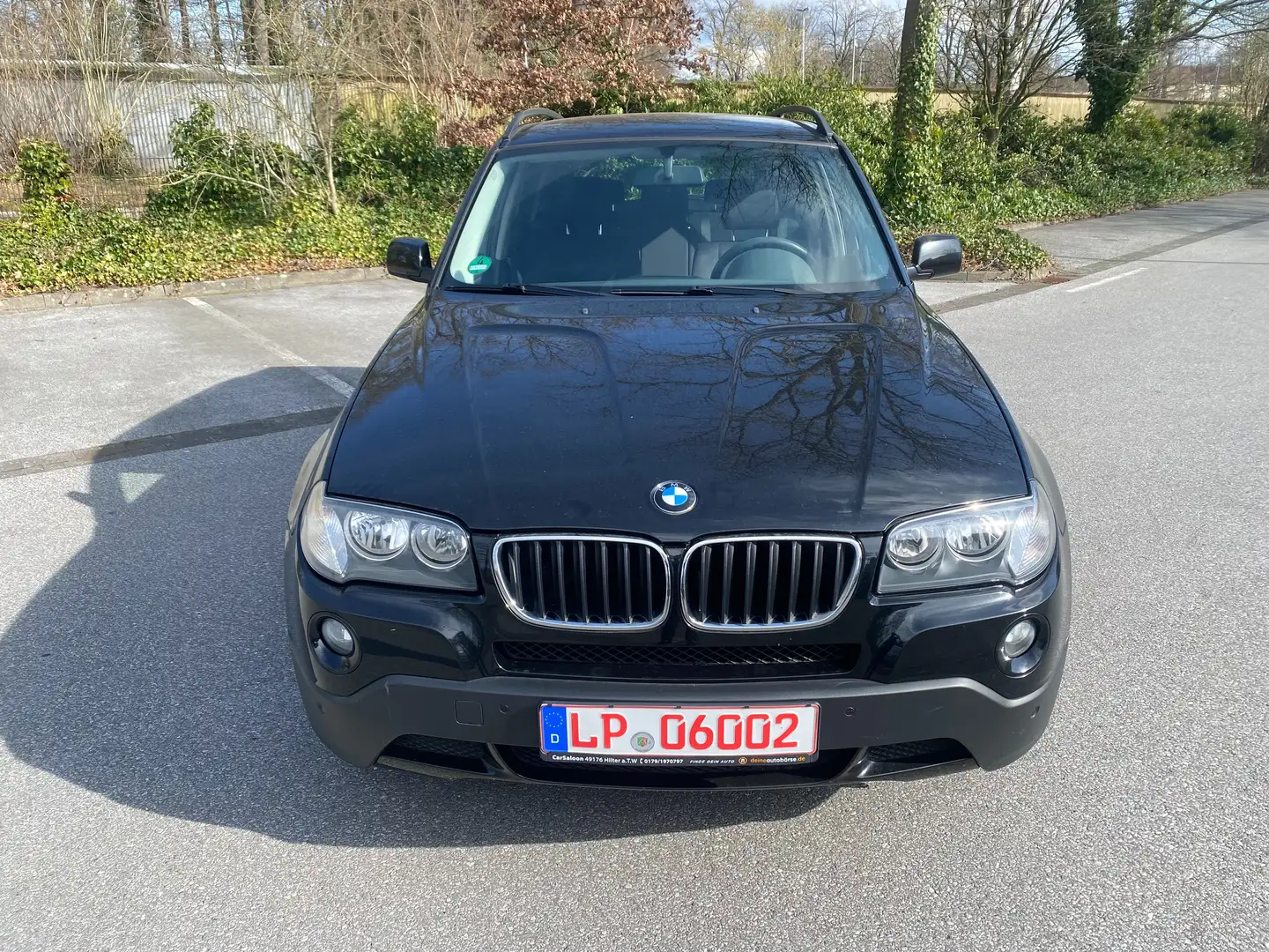 BMW X3 2.0i * 2.Hand * TüV Neu * AHK * Allrad * Schwarz - 1