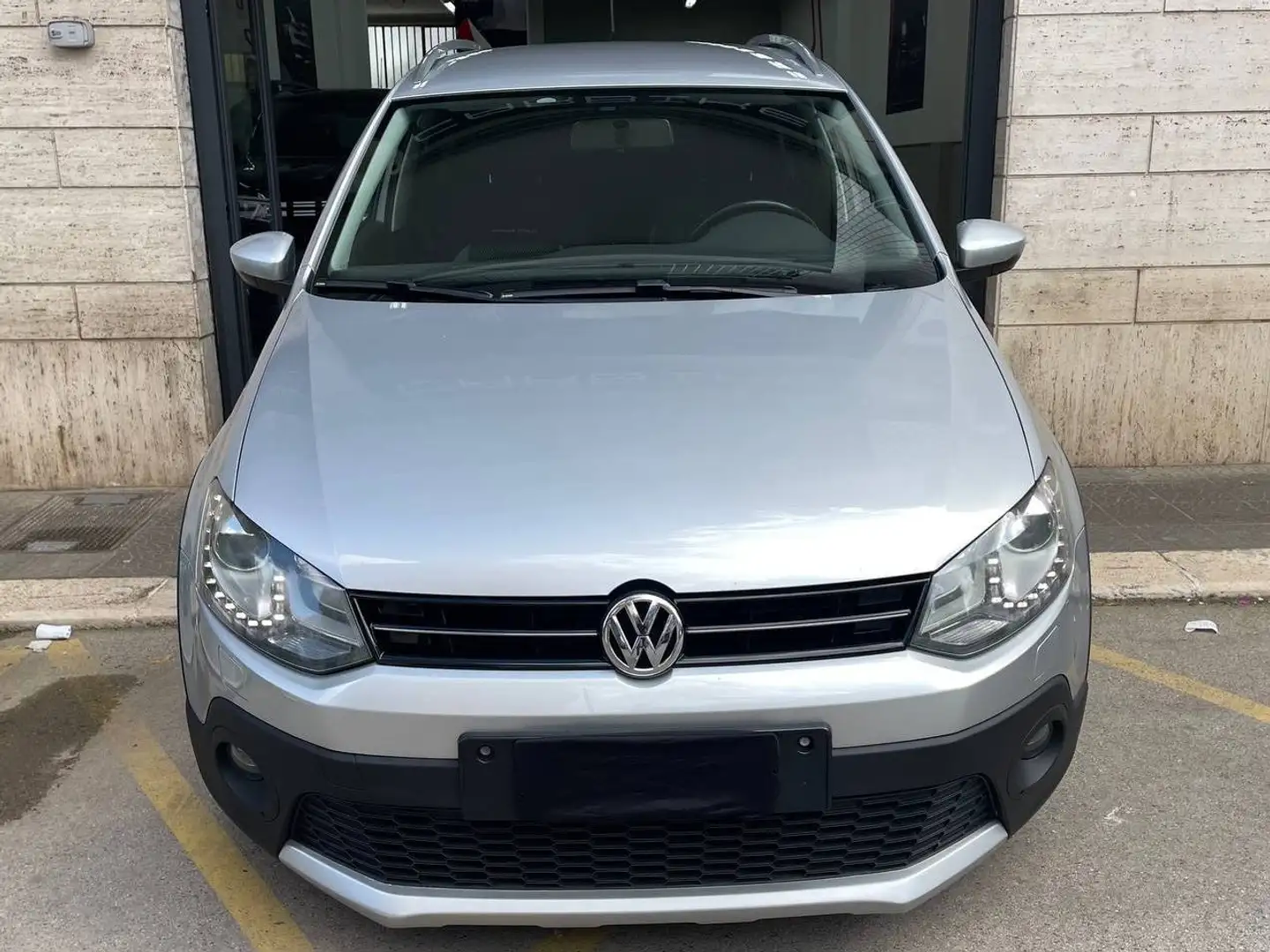 Volkswagen Polo Cross Polo 5p 1.6 tdi Cross 90cv Zilver - 1