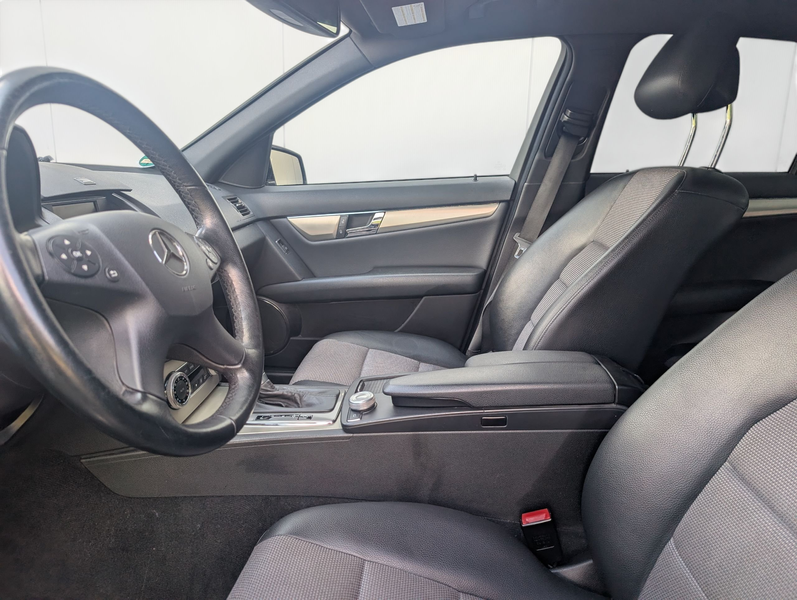 Mercedes-Benz C 250 C 250 CGI BlueEfficiencyTÜV neu"Bremsen neu" — photo 9