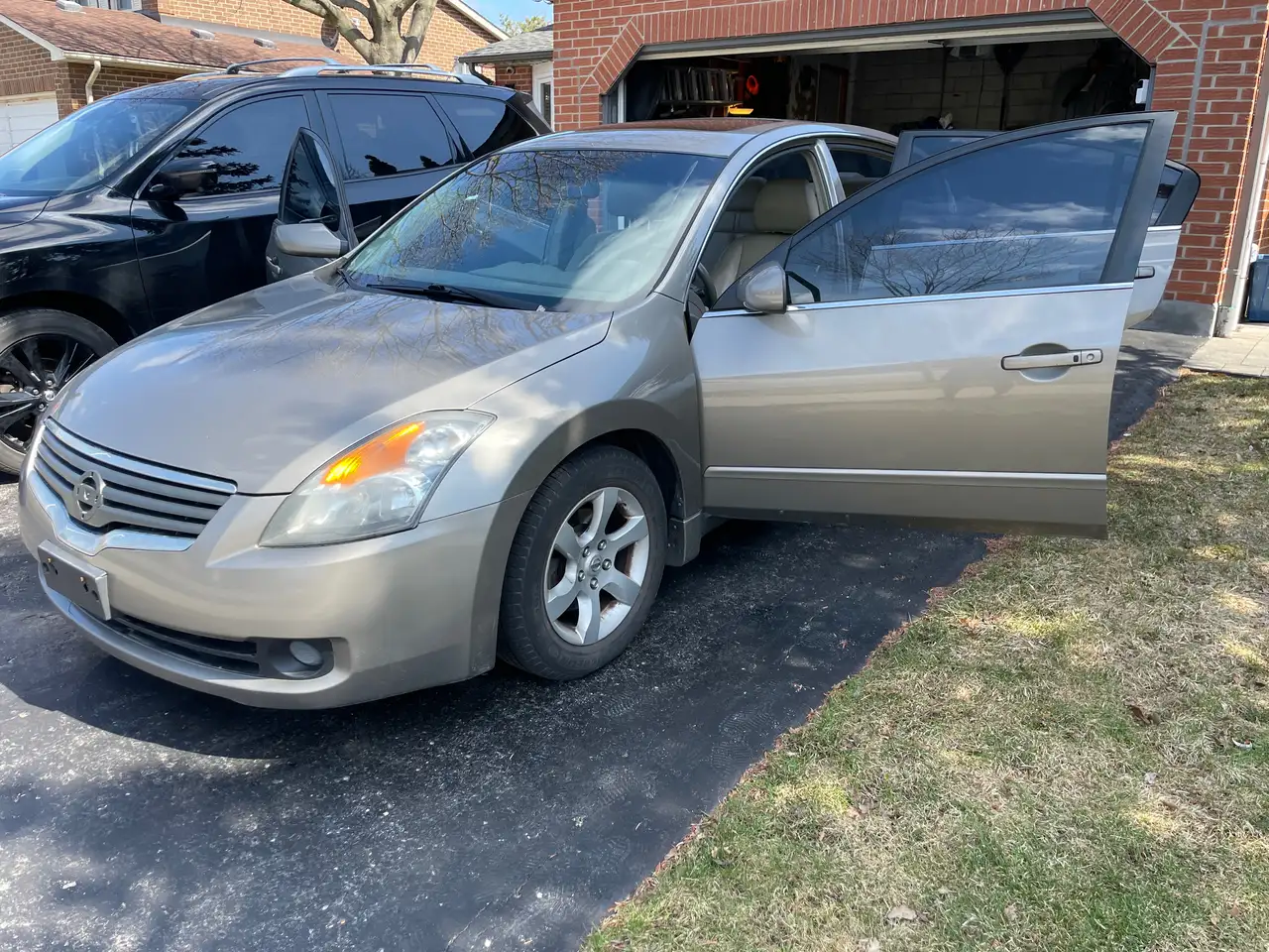 Nissan Altima снимка Nissan Altima