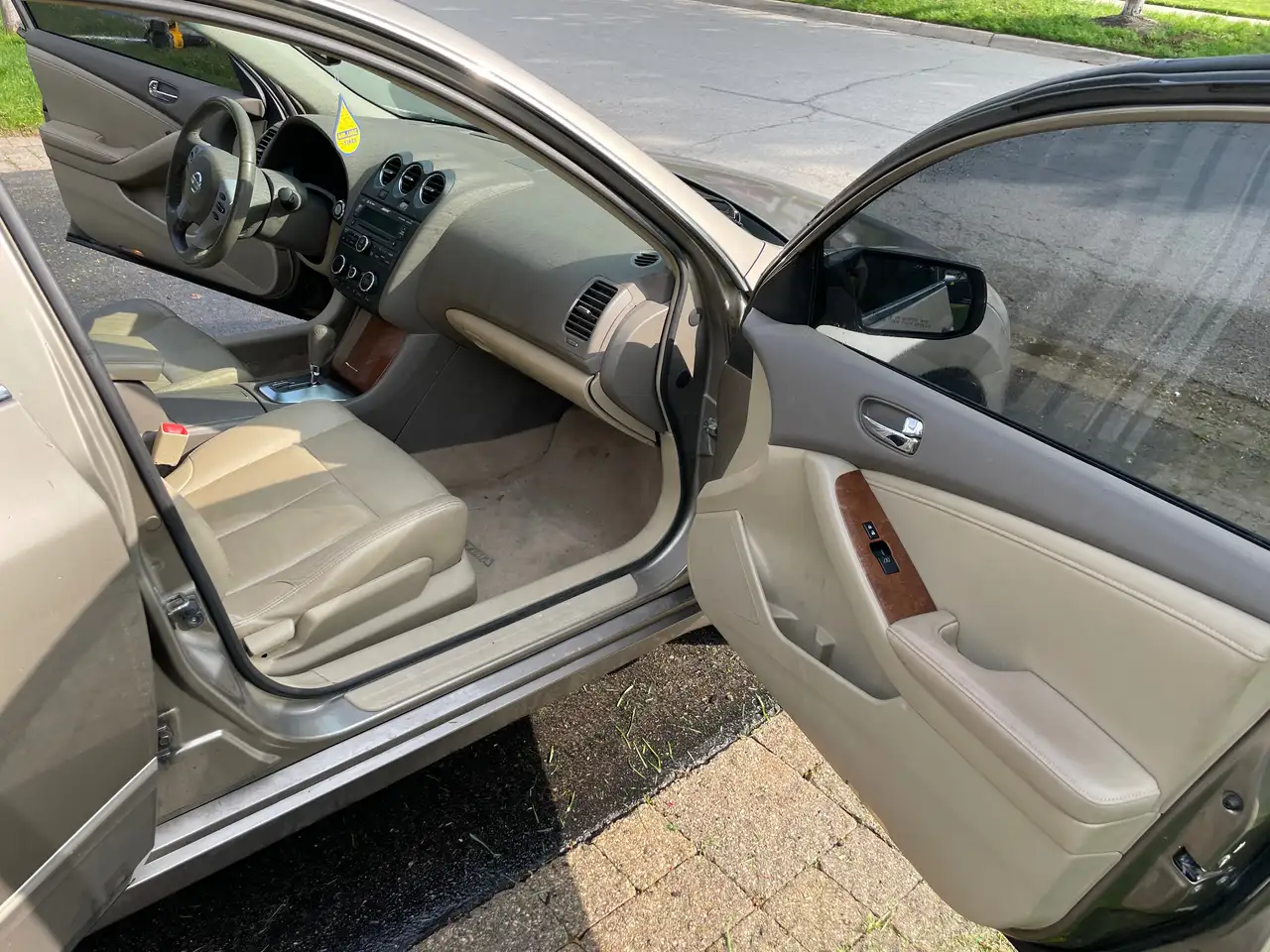 Nissan Altima снимка Nissan Altima