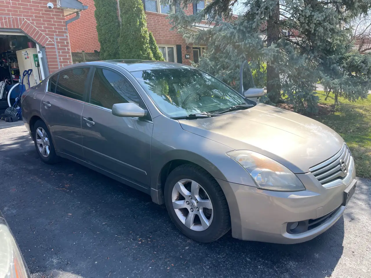 Nissan Altima снимка Nissan Altima