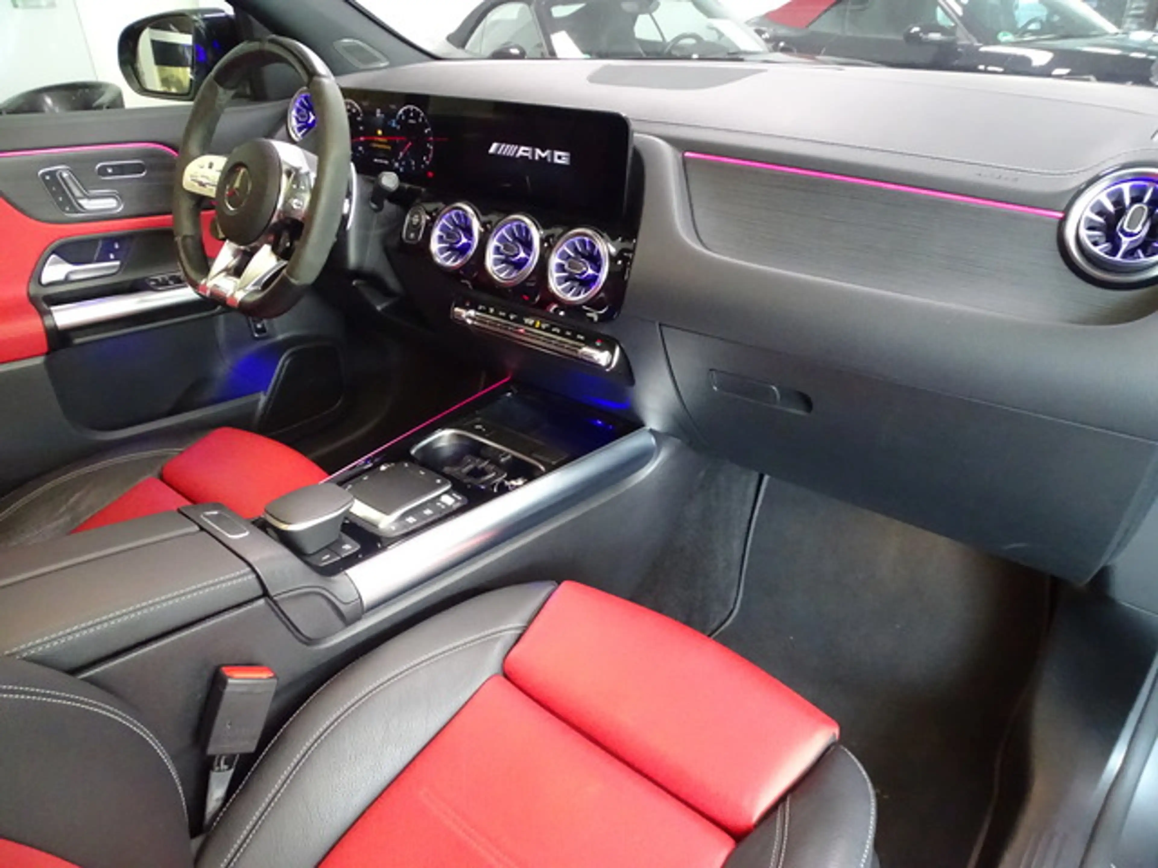Mercedes-Benz GLA 45 AMG S 4M Magno Night Dist LED Pano 360Cam — photo 12